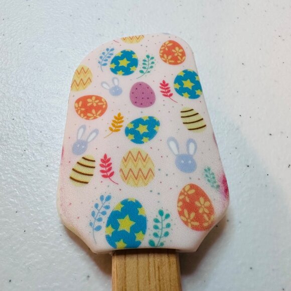 Set of 2 Easter Springtime Decorative Spatulas Batter scrapers Spring Decoration - Picture 8 of 9
